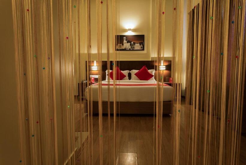 The Senate Hotel Kochi Exterior photo